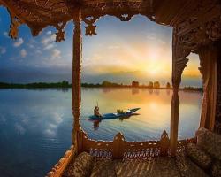 Peacock Houseboats