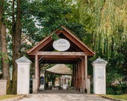 Hotel Dvor Jezersek Brnik