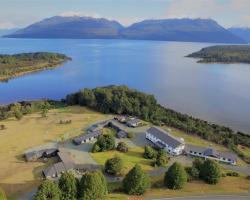 Fiordland National Park Lodge