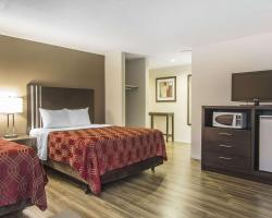 Econo Lodge Inn and Suites Lethbridge