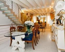 Casa Fortuny Luxury Apartment