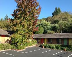 Humboldt Redwoods Inn