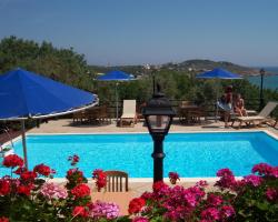 Aeriko Benovias Rooms & Apartments