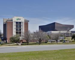 Holiday Inn Express & Suites Irving Conv Ctr - Las Colinas, an IHG Hotel