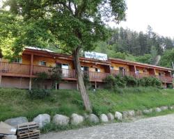 Mermaid Lodge and Motel