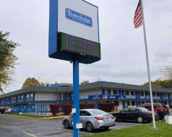 Travelodge by Wyndham Grand Rapids North