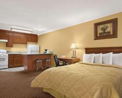 Travelodge Inn & Suites by Wyndham Gardena CA