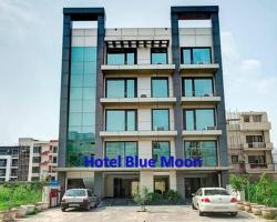 Hotel Blue Moon