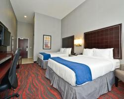 Holiday Inn Express & Suites Utica by IHG