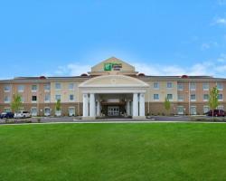 Holiday Inn Express & Suites Utica, an IHG Hotel