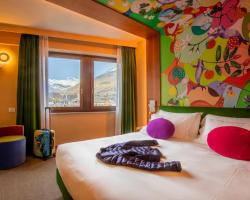 OMAMA Hotel