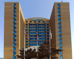 Radisson Suites Hotel Toronto Airport