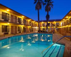 Studio City Court Yard Hotel