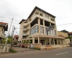 OYO 317 Choy's Waterfront Residence