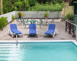 Pineapple Court Hotel