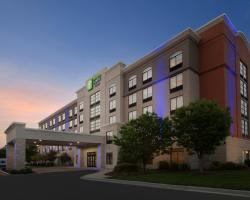 Holiday Inn Express & Suites Baltimore - BWI Airport North by IHG