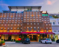 OYO 115 Rich Boutique Hotel