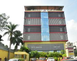 Hi 5 Hotel & Experience