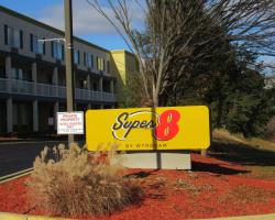 Super 8 by Wyndham New Cumberland