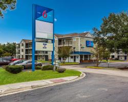 Motel 6-Jacksonville, FL - South