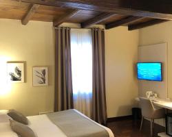 Hotel Boutique Antiche Mura