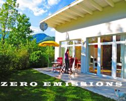 FLORES, Ferienhaus oder Doppelzimmer, im Grünen, 5 Gehminuten ins Zentrum, Parkplatz, zero emissions