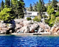 Beach House On The Cliff