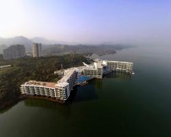 Crowne Plaza Huangshan Taiping Lake, an IHG Hotel