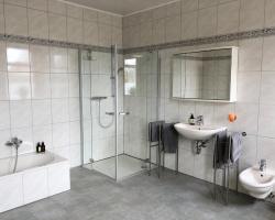 INTERGO - Zimmer mit privatem Bad & Gemeinschaftsküche