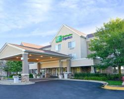 Holiday Inn Express & Suites Chicago-Deerfield Lincolnshire, an IHG Hotel