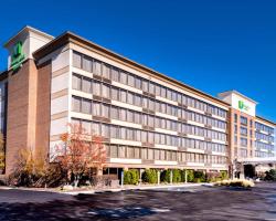 Holiday Inn Hotel & Suites Warren, an IHG Hotel