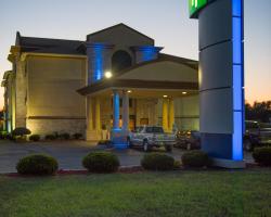 Holiday Inn Express Hotel & Suites Wauseon, an IHG Hotel