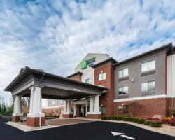 Holiday Inn Express & Suites Rocky Mount Smith Mountain Lake, an IHG Hotel