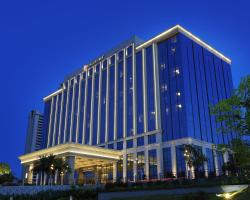 HUALUXE Yangjiang City Center