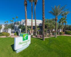 Holiday Inn and Suites Phoenix Airport North, an IHG Hotel