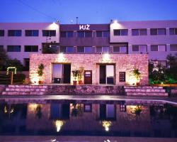 VU'Z Hotel