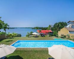 Kalla Bongo Lake Resort