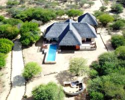 Beautiful Mountain Views From A 2-Bedroom Home With Pool