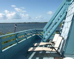 The Houseboat Hotel - LSH Vacations