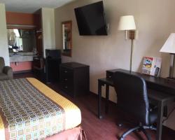 Regency Inn & Suites Bay City