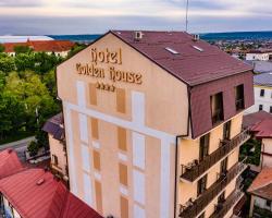Hotel Golden House
