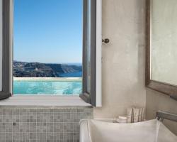 Aqua Mare Luxury Suites