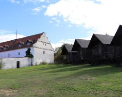 tvrz Holešice Orlická přehrada - Chaty