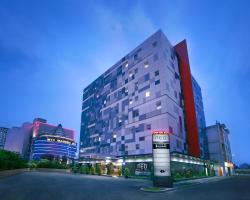 Neo Hotel Mangga Dua by ASTON