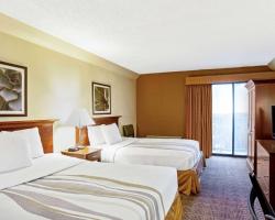 La Quinta by Wyndham Stamford / New York City
