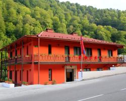 Red Hotel