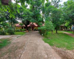 Anouxa Riverview Guesthouse
