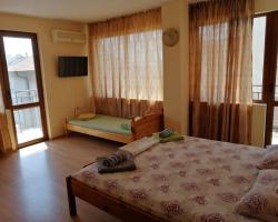 Guest House "Zora - Sarafovo"