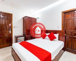 OYO 389 Gold Summer Hotel