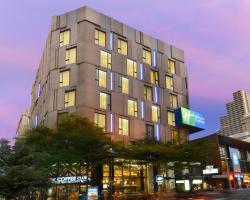 Holiday Inn Express Bangkok Sukhumvit 11, an IHG Hotel